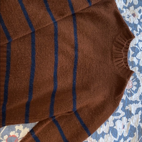 Sweater - Picture 4 of 4